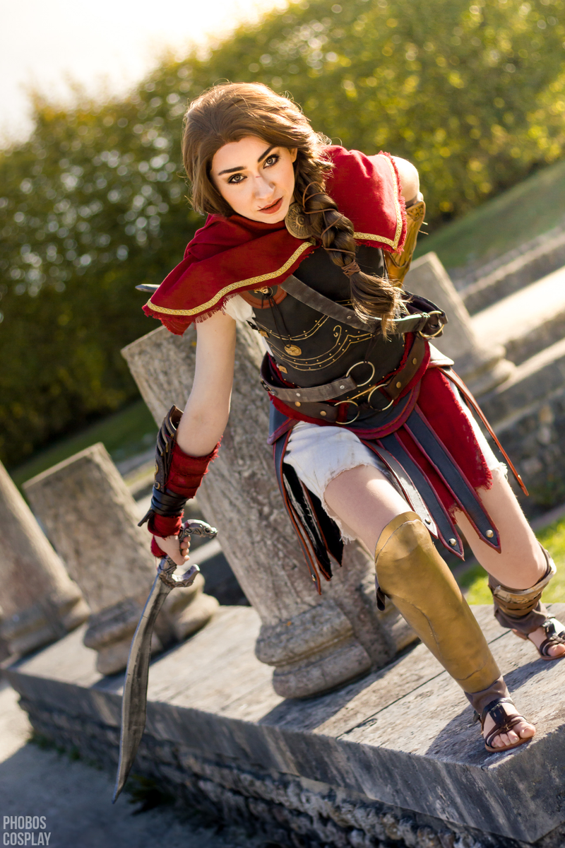Illustration for article titled Assassin's Creed Odyssey Cosplay Is Looking Sharp